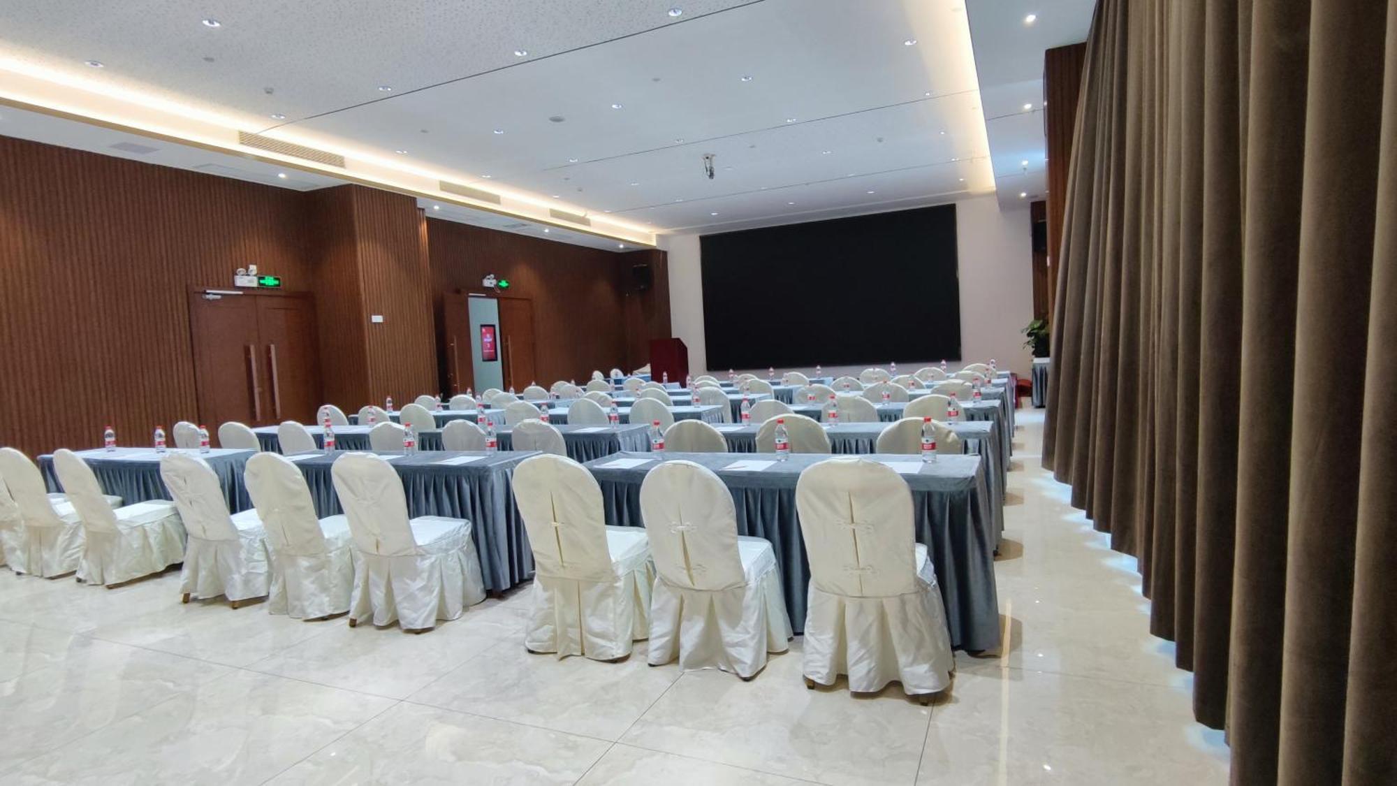 Phoenix Hill Hotel Dongguan - Golf Course Shop Exteriér fotografie